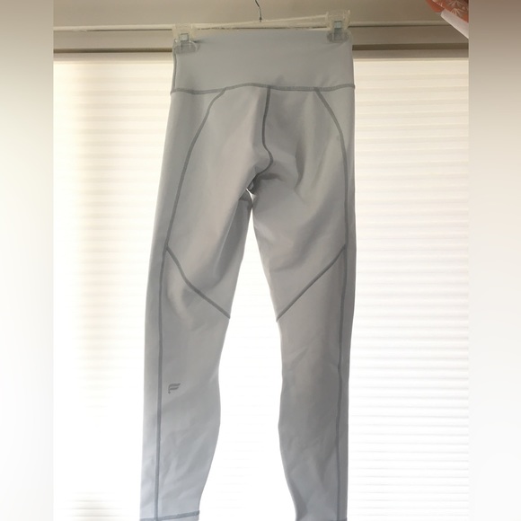 Fabletics Define PowerHold® High-Waisted 7/8 Legging - Size XS. - Picture 4 of 13